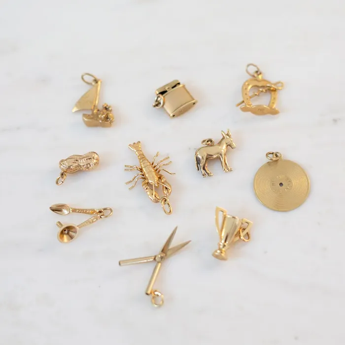 Vintage Earrings 14k Gold Movable Shears Charm