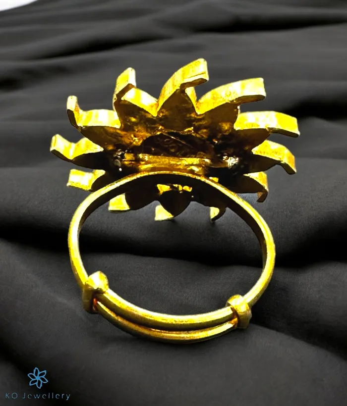 Rings Silversmith The Niharika Silver Kemp Finger Ring