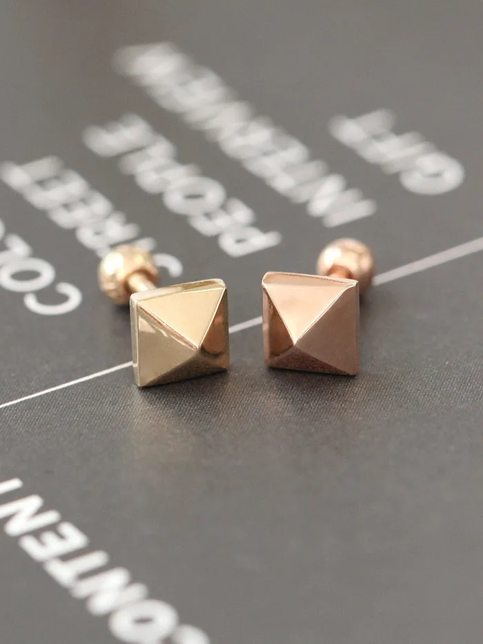 Earrings MinimalBijoux 14K Gold Pyramid Cartilage Earring 18g16g