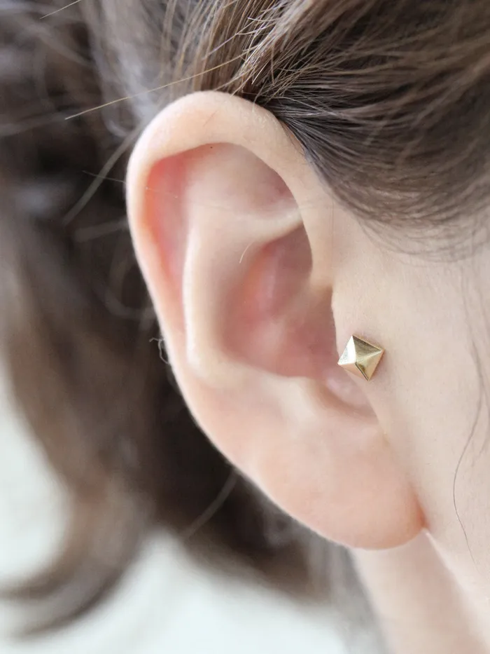 Earrings MinimalBijoux 14K Gold Pyramid Cartilage Earring 18g16g