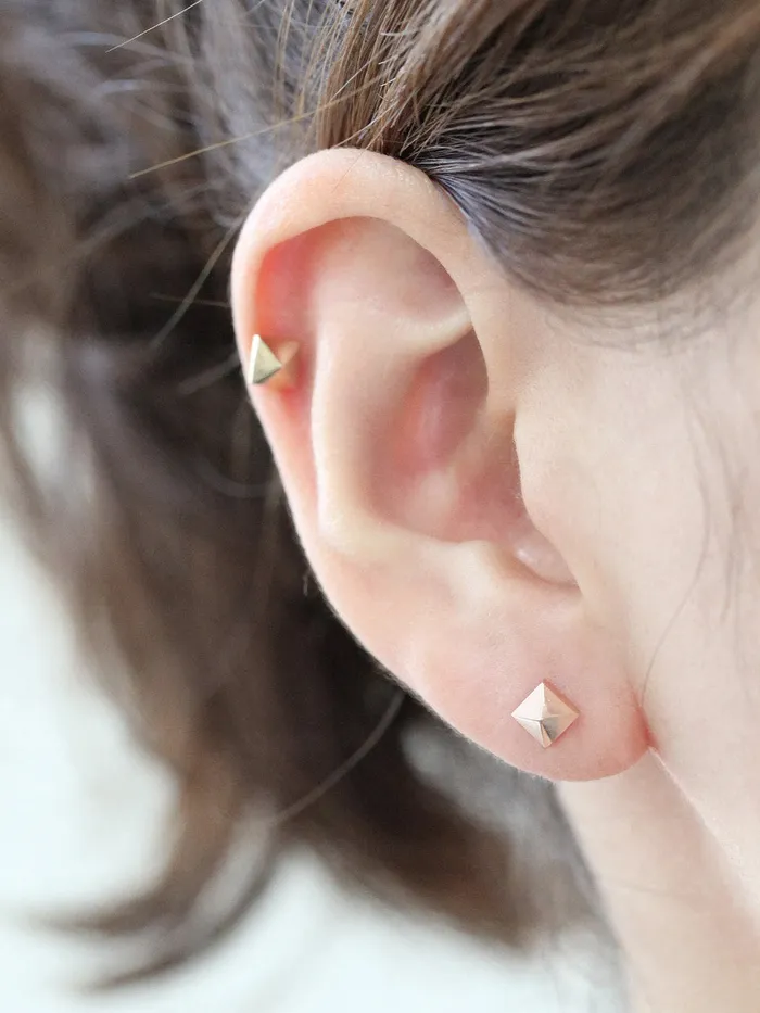 Earrings MinimalBijoux 14K Gold Pyramid Cartilage Earring 18g16g