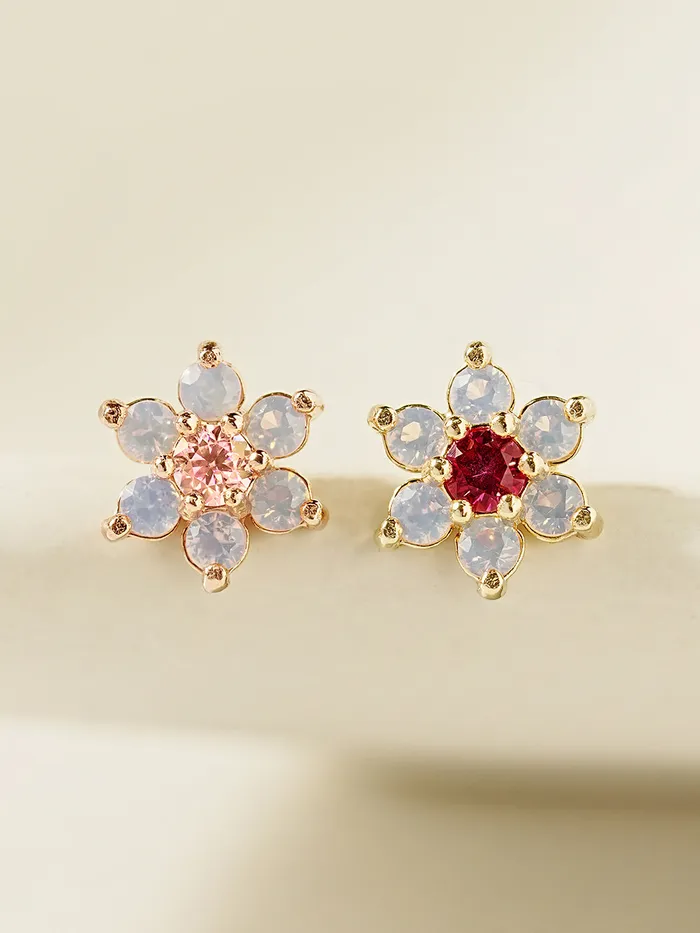 MinimalBijoux Earrings 14K Gold Pink Opal Flower Cartilage Earring 20G18G16G