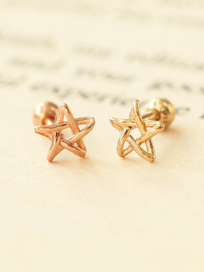 MinimalBijoux Earrings 14K Gold Star Point Cartilage Earring 18G16G