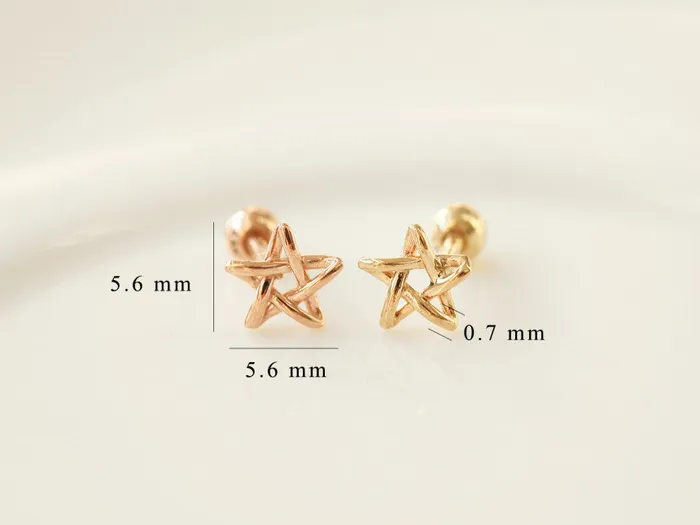 MinimalBijoux Earrings 14K Gold Star Point Cartilage Earring 18G16G