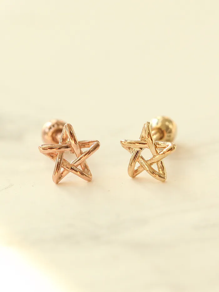 MinimalBijoux Earrings 14K Gold Star Point Cartilage Earring 18G16G