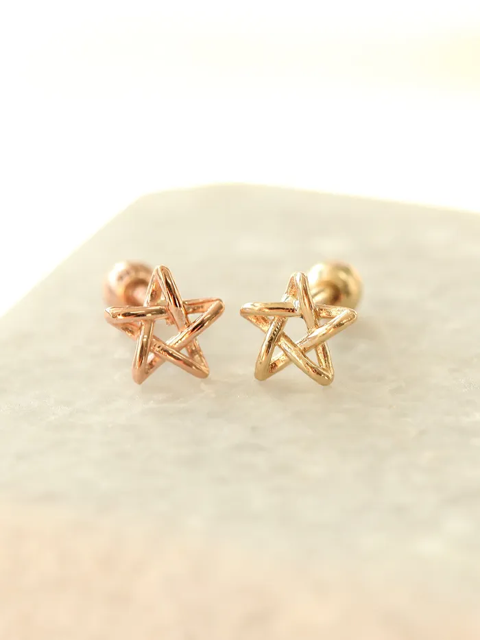 MinimalBijoux Earrings 14K Gold Star Point Cartilage Earring 18G16G