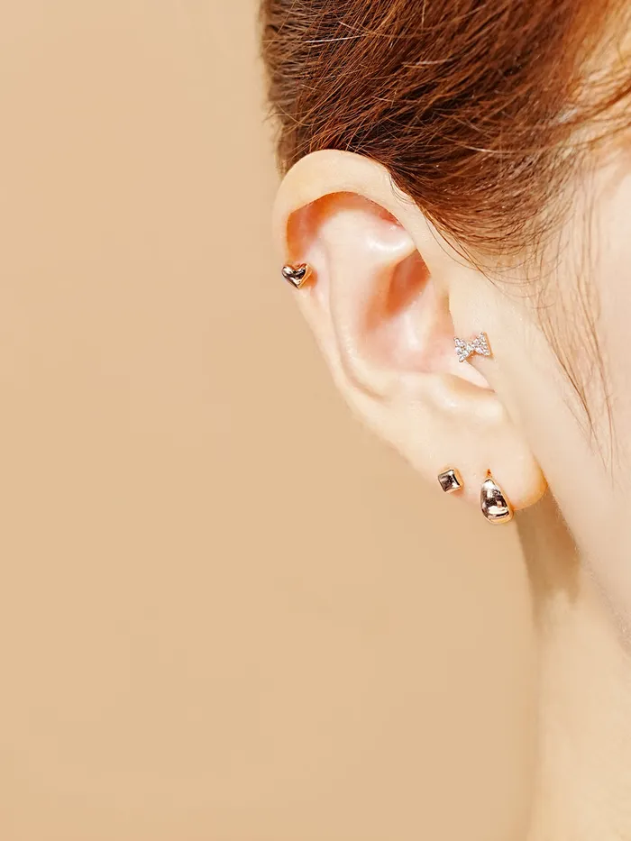MinimalBijoux Earrings 14K Gold Tiny Ribbon Cartilage Earring 20G