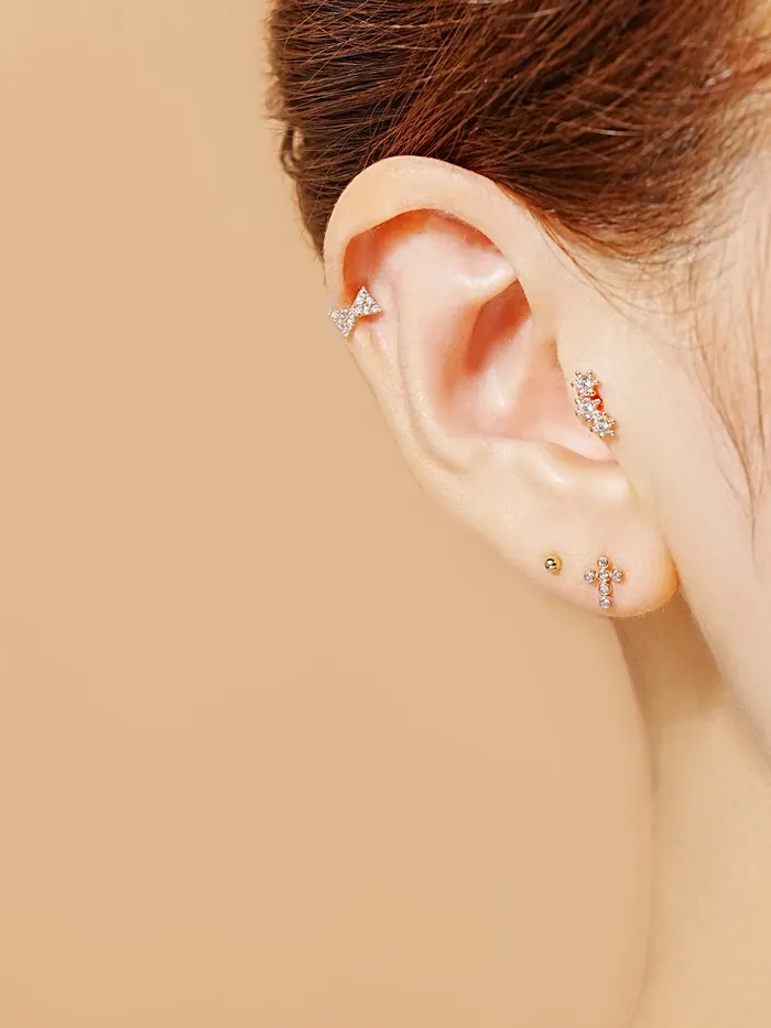 MinimalBijoux Earrings 14K Gold Tiny Ribbon Cartilage Earring 20G