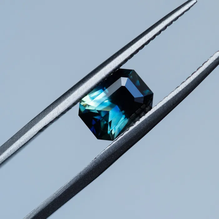 Nashan Rings 132CT RADIANT CUT MADAGASCAR PARTI SAPPHIRE 730X524X373MM UNHEATED