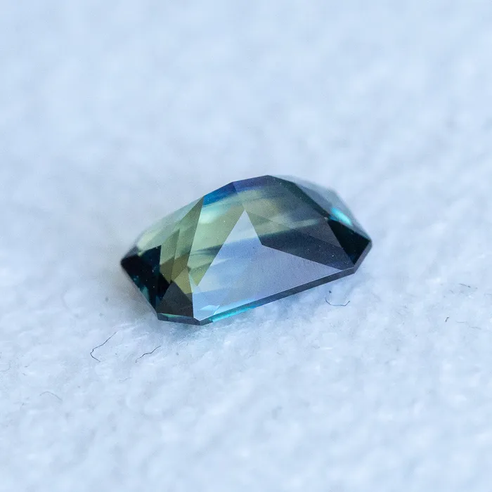 Nashan Rings 132CT RADIANT CUT MADAGASCAR PARTI SAPPHIRE 730X524X373MM UNHEATED
