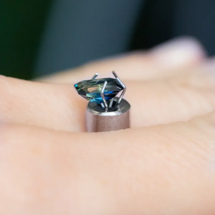 Nashan Rings 132CT RADIANT CUT MADAGASCAR PARTI SAPPHIRE 730X524X373MM UNHEATED