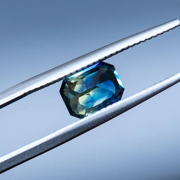 Nashan Rings 132CT RADIANT CUT MADAGASCAR PARTI SAPPHIRE 730X524X373MM UNHEATED