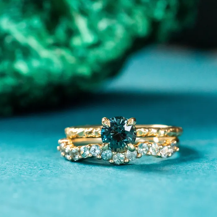 PreStyled Sets Ran 113ct Round Tanzanian ColorShifting Sapphire Evergreen Carved Solitaire in 18k Yellow Gold