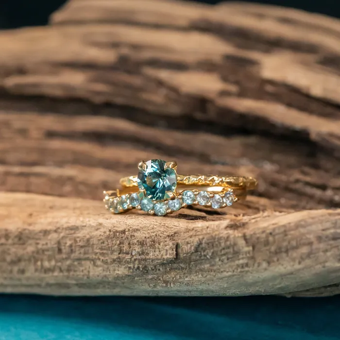 PreStyled Sets Ran 113ct Round Tanzanian ColorShifting Sapphire Evergreen Carved Solitaire in 18k Yellow Gold