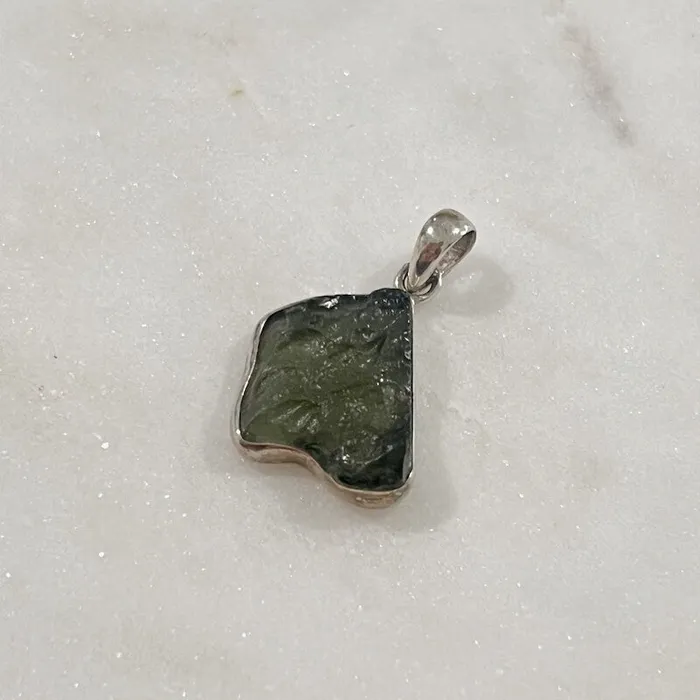 Authentic 118 258 grams Moldavite Meteorite Gemstone Sterling Silver Necklace Magic Crystals Necklaces