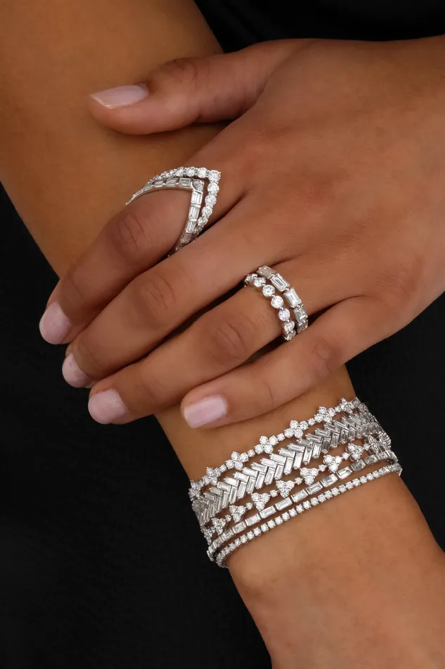 anitako TRIANGLE ETERNITY DIAMOND BRACELET Bracelets
