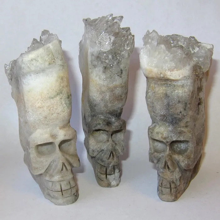 Charm Necklaces Satin Crystals Quartz Geode Cluster Skull Hand Crafted Carved Crystal Healing Charm Necklaces Satin Crystals Quartz Geode Cluster Skull Hand Crafted Carved Crystal Healing