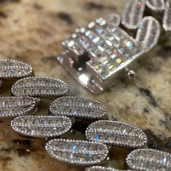 Necklaces AMERICAN TIME Mens 925 Sterling Silver Iced Cuban Chain 15 mm Thick 1824 Necklace Necklaces AMERICAN TIME Mens 925 Sterling Silver Iced Cuban Chain 15 mm Thick 1824 Necklace