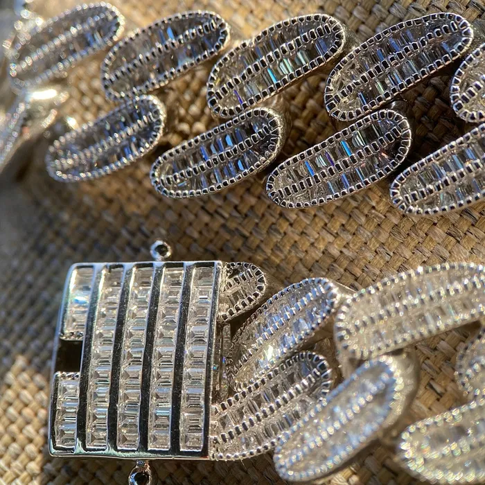 Necklaces AMERICAN TIME Mens 925 Sterling Silver Iced Cuban Chain 15 mm Thick 1824 Necklace Necklaces AMERICAN TIME Mens 925 Sterling Silver Iced Cuban Chain 15 mm Thick 1824 Necklace