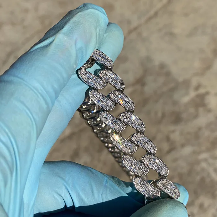Necklaces AMERICAN TIME Mens 925 Sterling Silver Iced Cuban Chain 15 mm Thick 1824 Necklace Necklaces AMERICAN TIME Mens 925 Sterling Silver Iced Cuban Chain 15 mm Thick 1824 Necklace