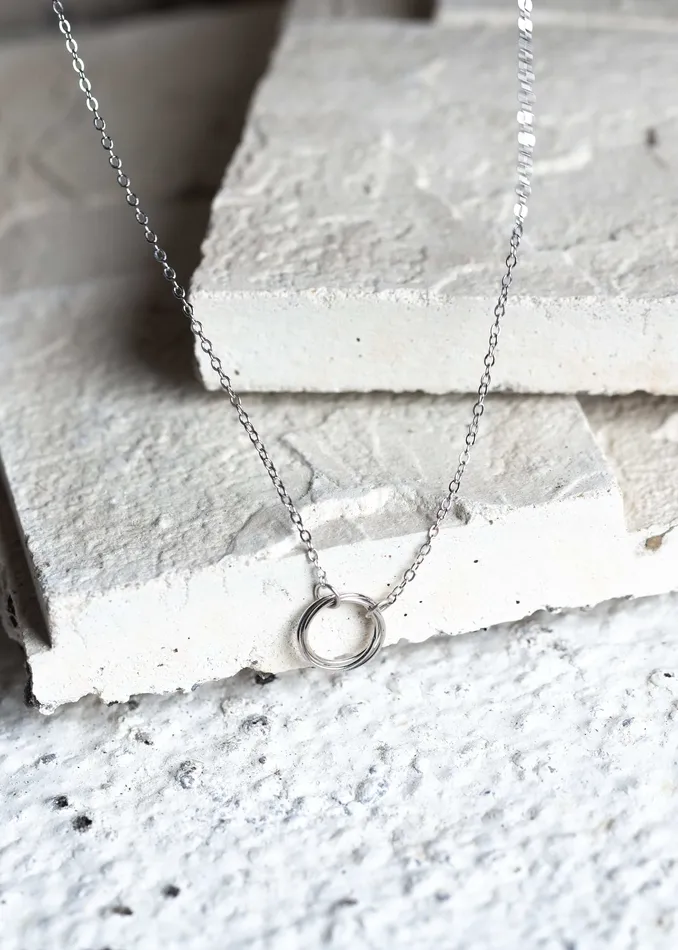 Necklaces Kty Double Ring Necklace Silver
