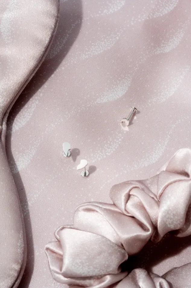 READYMADE Half Heart Threaded Flat Back Stud Right Earrings