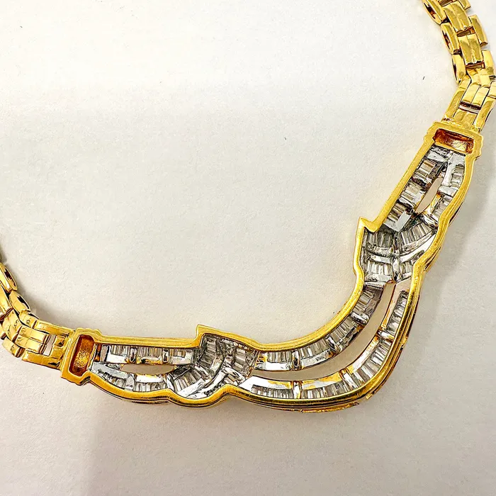 18K Gold Necklace with Baguette Diamond Jewelry Necklaces