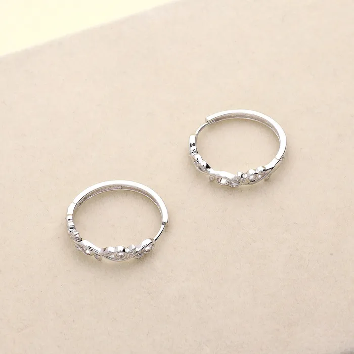Earrings BERRICLE Leaf Filigree CZ Medium Hoop Earrings in Sterling Silver 098