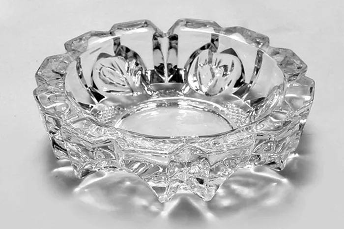PreStyled Sets Dropshipped via Social Commerce Network Nika Ashtray Glass Crystal Gold Round Thick Decoration