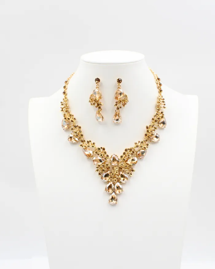 PreStyled Sets OCT 2024 Gold Rhinestone Set PreStyled Sets OCT 2024 Gold Rhinestone Set