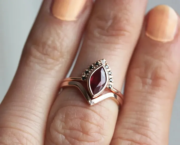 Regina Ruby And Black Diamond Ring Set With Chevron Band Capucinne Rings