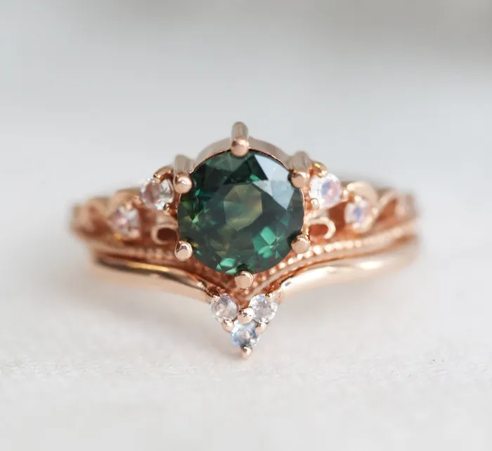 Rings Capucinne Bella Vintage Green Sapphire Ring