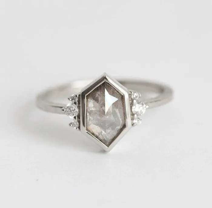 Rings capucinne Destiny Hexagon Salt Pepper Ring