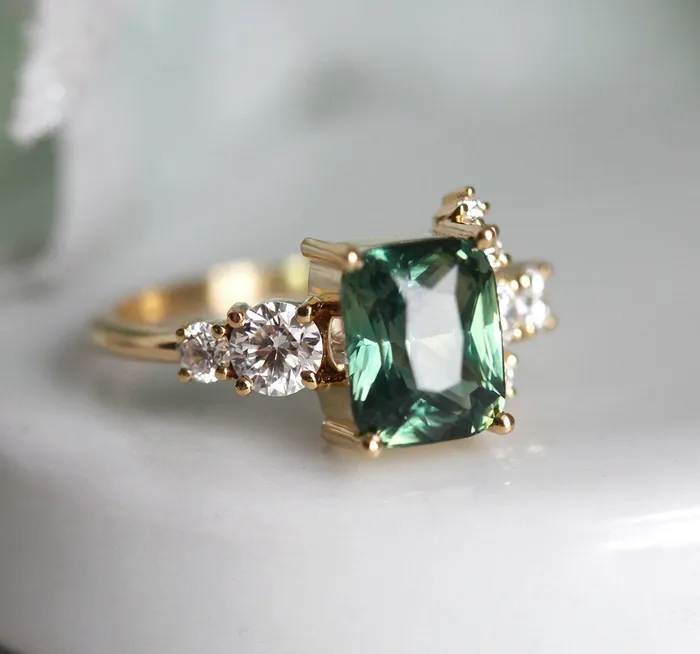 Rings Capucinne Serafina Green Sapphire Diamond Ring