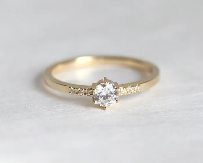 Rings Capucinne Uma Solitaire Diamond Engagement Ring