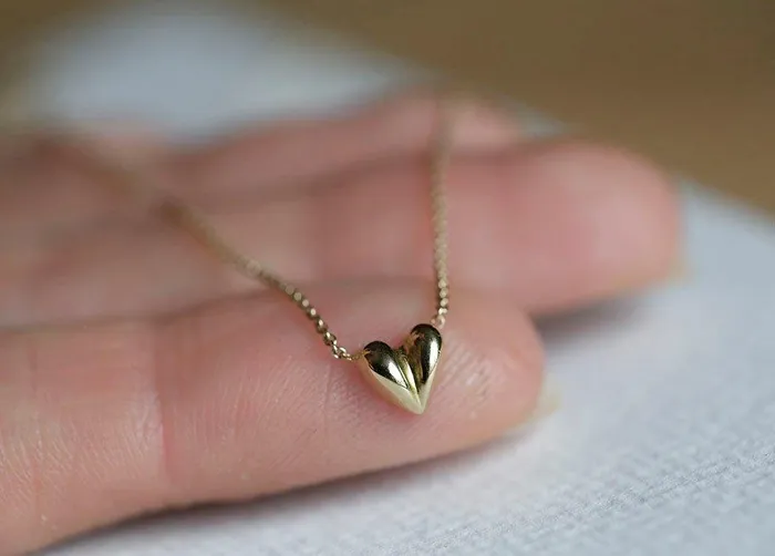 Sweet 14K Solid Gold Heart Necklace Capucinne Necklaces